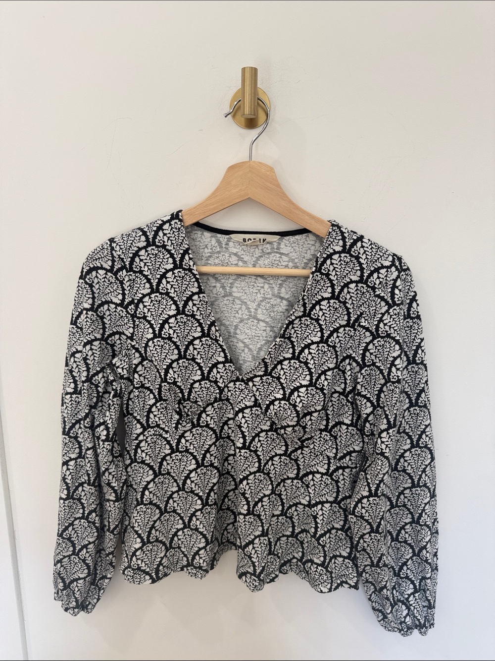 Boden Black & White Printed V-Neck Women's Top